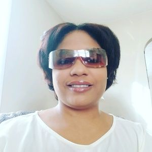 Meet your Posher, Tiara